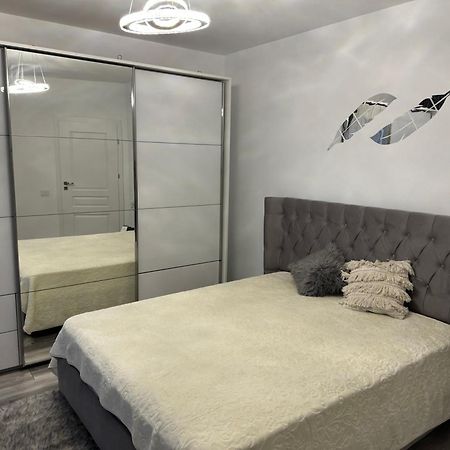 Apartamento Magnific Oradea Exterior foto