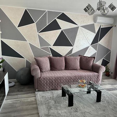 Apartamento Magnific Oradea Exterior foto